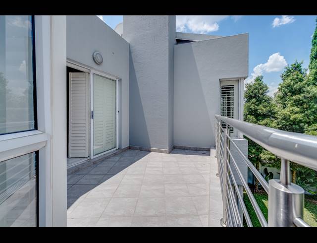 5 BEDROOM HOUSE FOR SALE IN BRYANSTON
